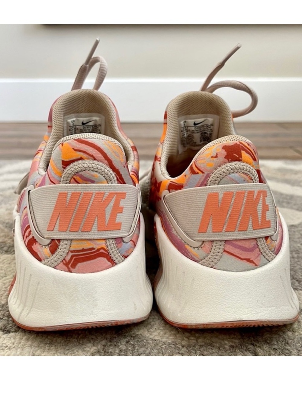 Nike Women's Athletic Shoes Pink White Gray Metcon size 9 watercolor - Picture 3 of 10